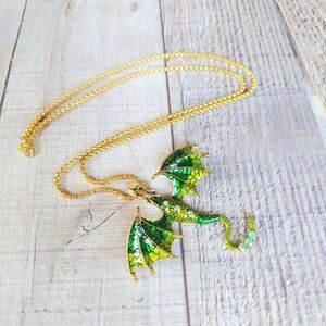 Dragon Necklace Green